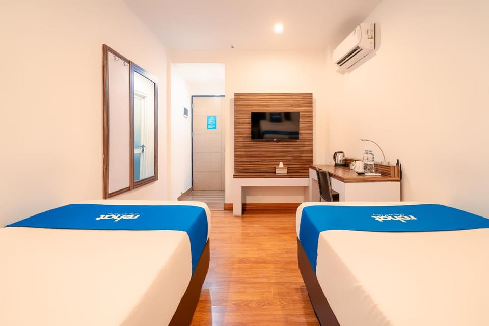 Bed, TV and multimedia, Bedroom, air conditioner