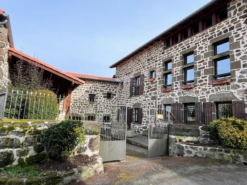 Ancien corps de ferme avec vue imprenable - 4 pers. - FR-1-582-545 House in Auvergne-Rhône-Alpes