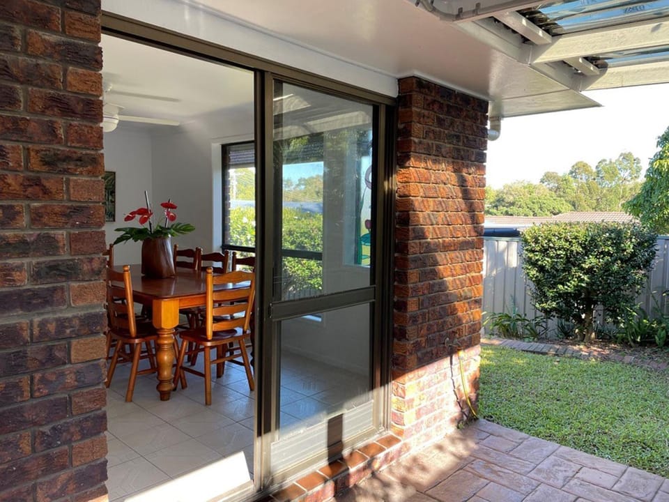 10 Mooya St Battery Hill House in Sunshine Coast