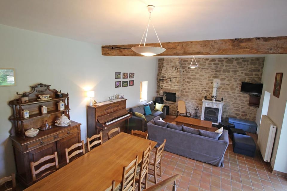 La couze House in Nouvelle-Aquitaine