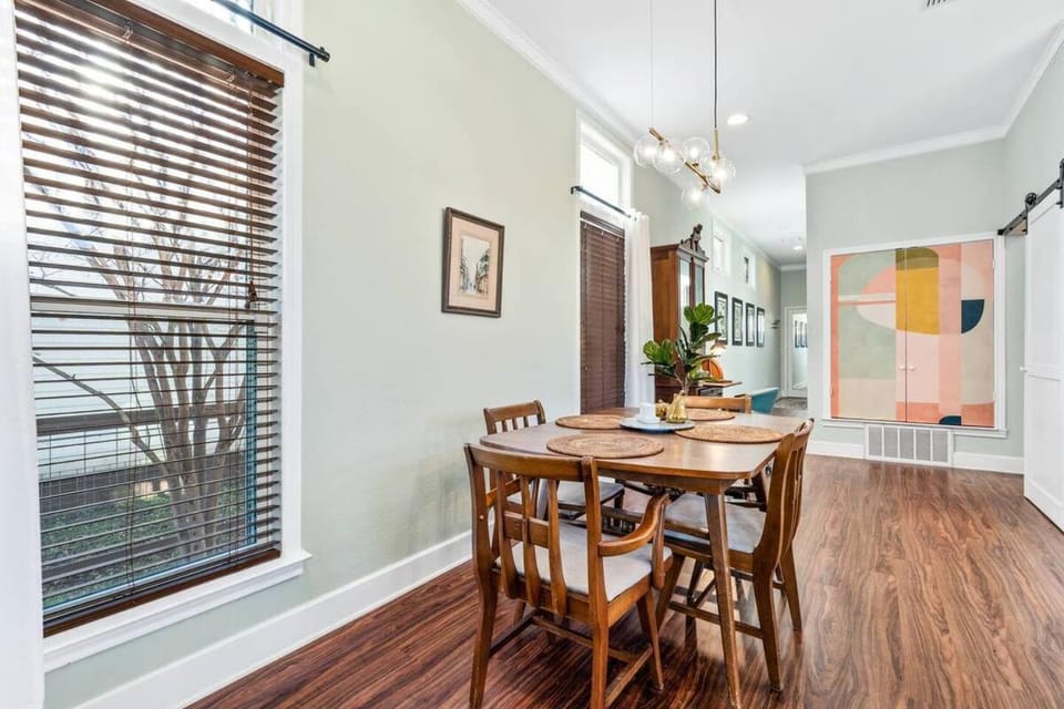 Cozy 1BR Cottage Near DT Farmers Market & Baylor House in Waco