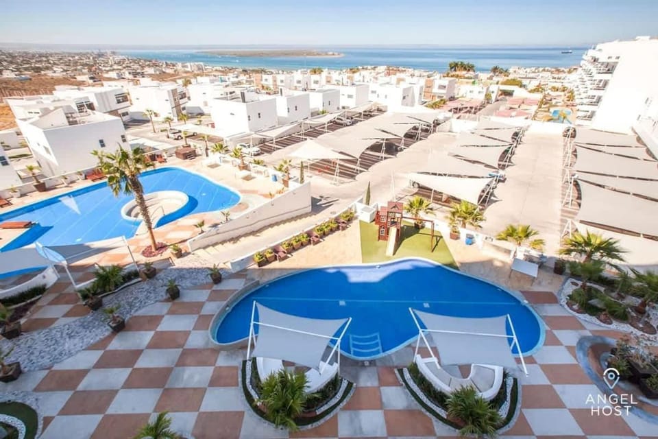 7th-floor incredible ocean view 2 pools House in La Paz