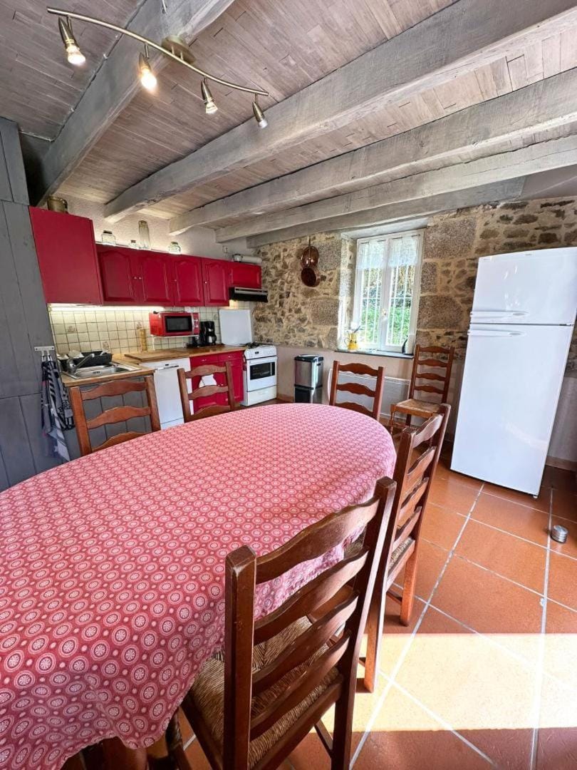 Doueneix House in Nouvelle-Aquitaine