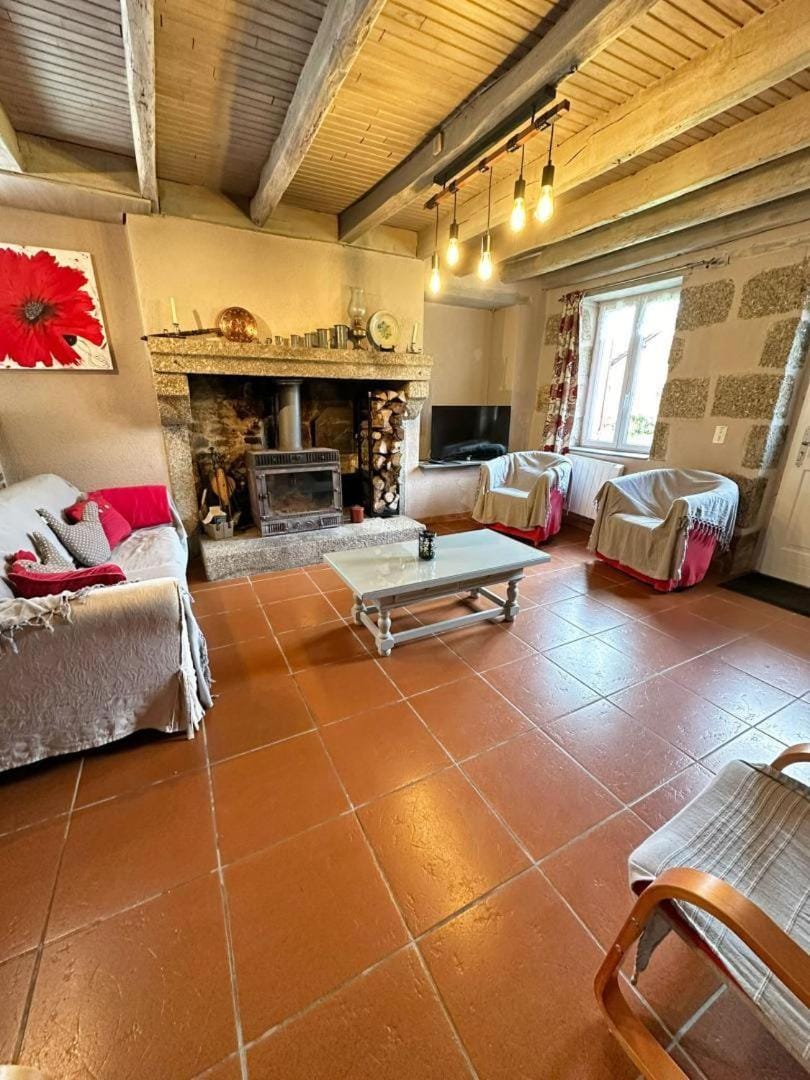 Doueneix House in Nouvelle-Aquitaine