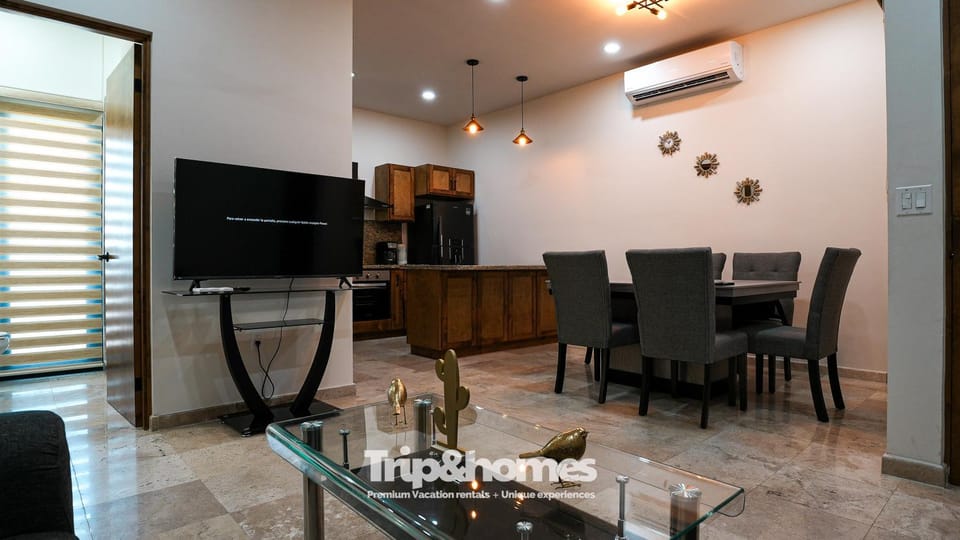 TV and multimedia, Kitchen or kitchenette, Living room, Dining area, air conditioner