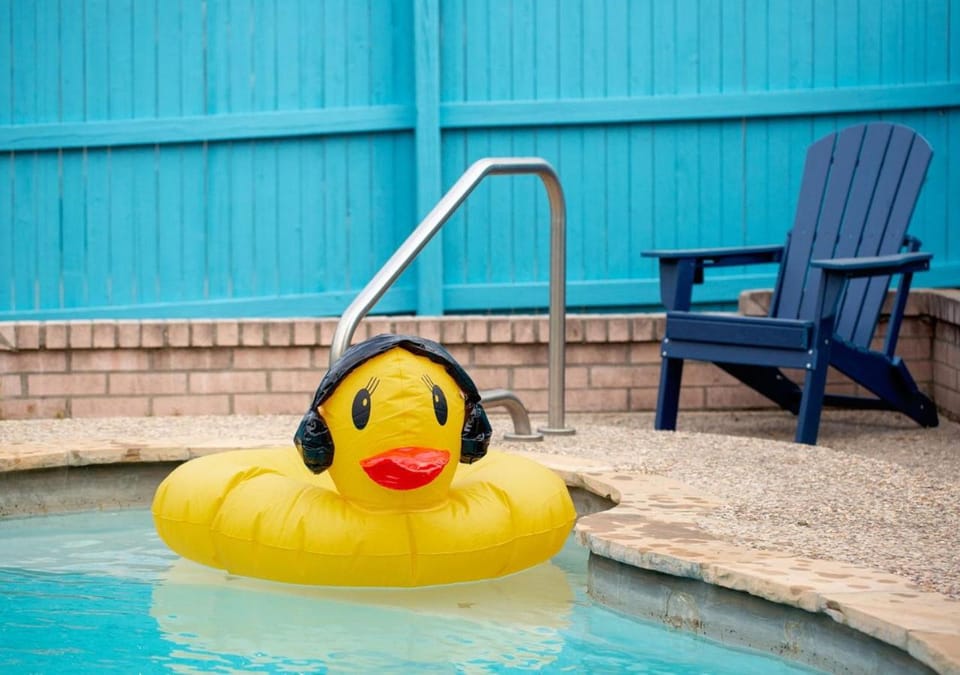 Swimming pool, Swimming pool