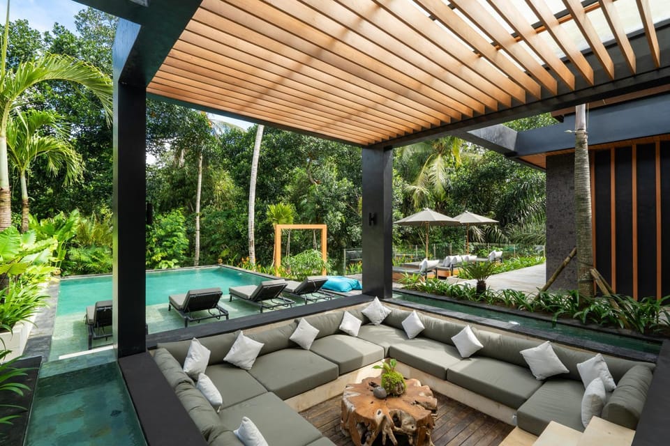 Day, Seating area, Pool view, Swimming pool, sunbed