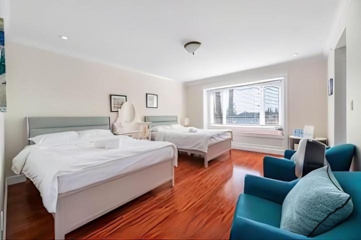 Tranquil Oakridge Ensuite Stay - near Skytrain Bed and Breakfast in Vancouver