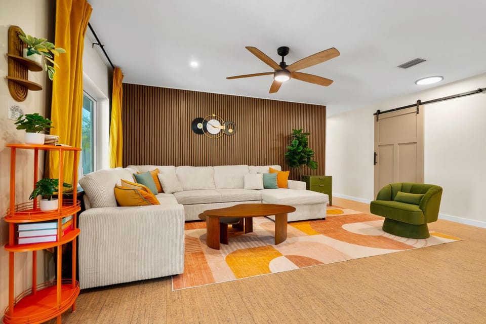 Living room, Photo of the whole room, Seating area