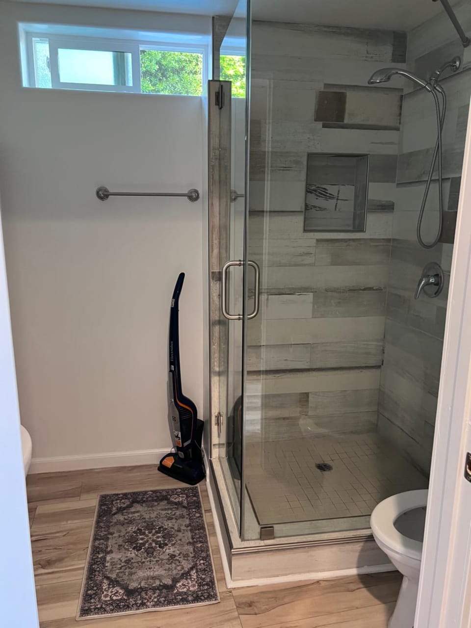 Adorable Guest house with pool by Universal Studios House in Toluca Lake