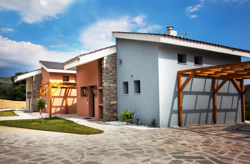 Property building, Day