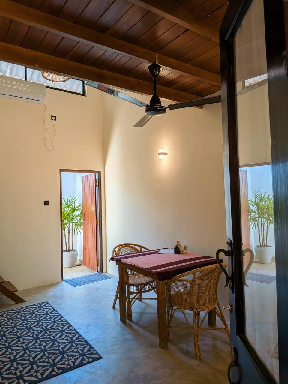 Property building, Photo of the whole room, Dining area