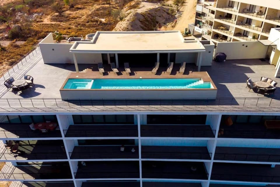 Arch View Luxury Condo with Heated Rooftop Pool and Jacuzzi Apartment in Baja California Sur