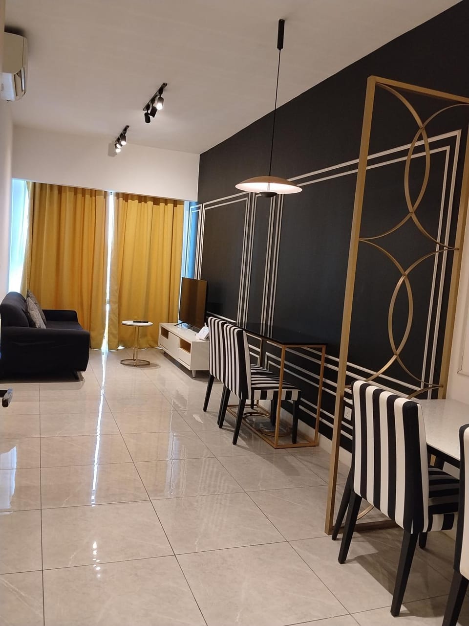 Living room, Seating area