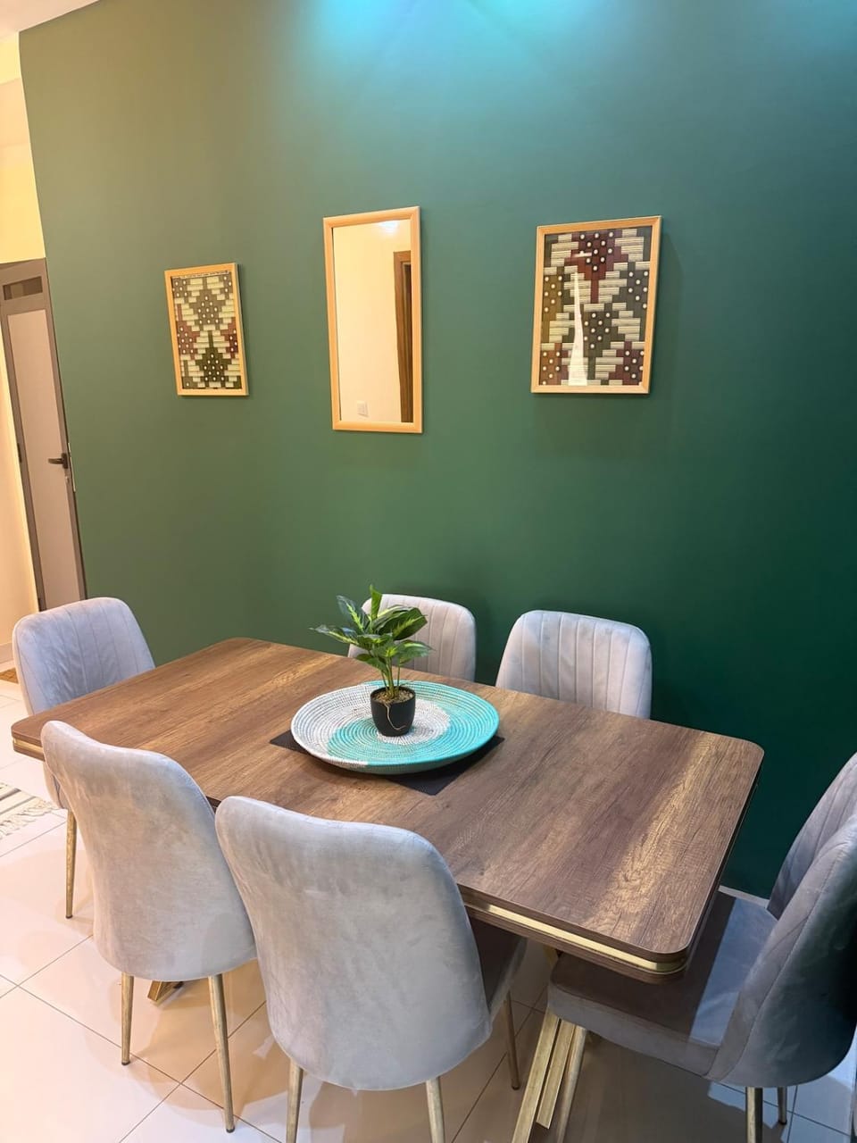 Living room, Decorative detail, Seating area, Dining area
