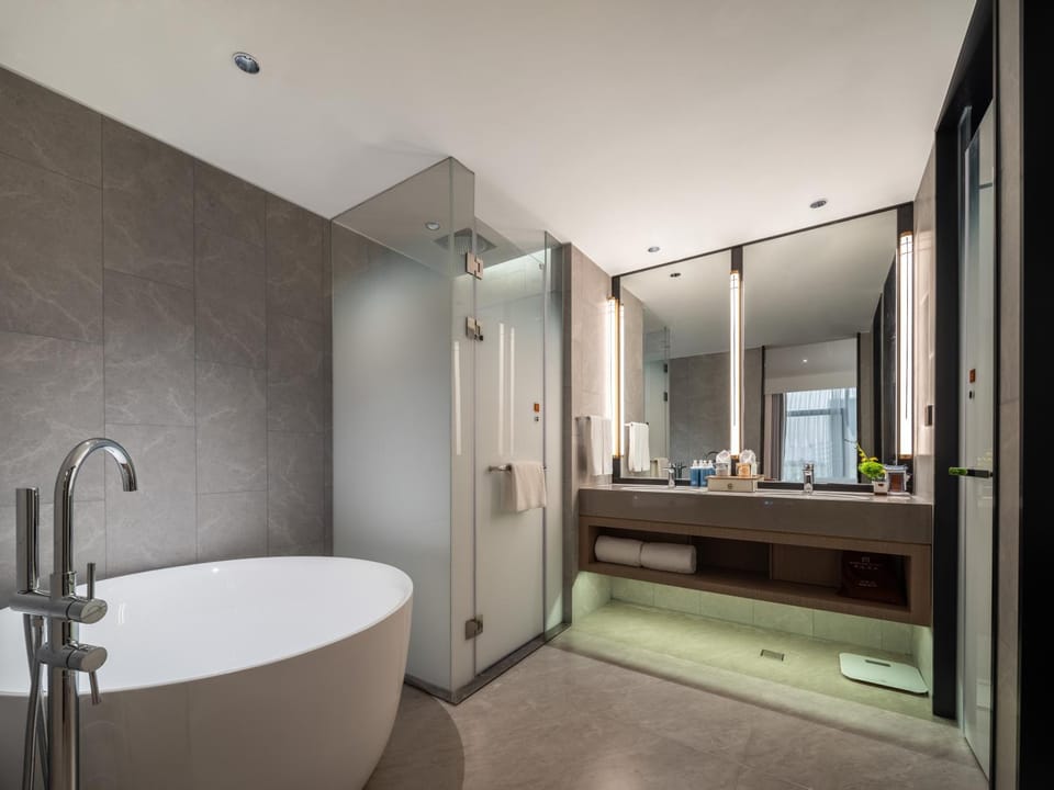 Shower, Bathroom, On site, Bath, towels
