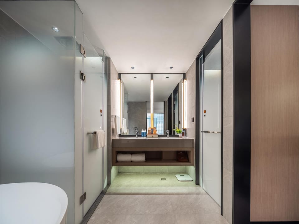 Shower, Toilet, Bathroom, On site, Bath
