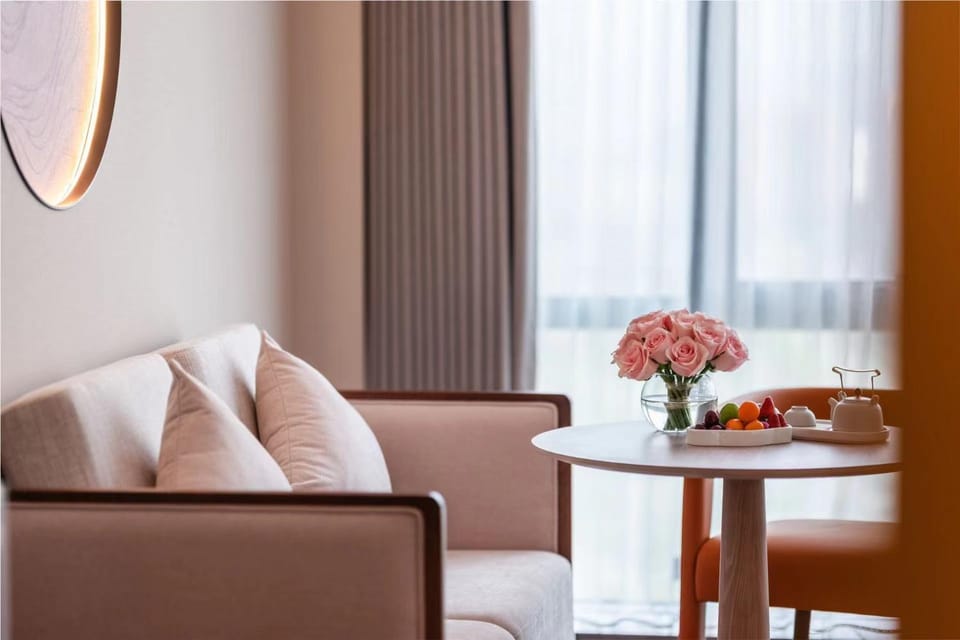 View (from property/room), Living room, Decorative detail, Seating area, On site