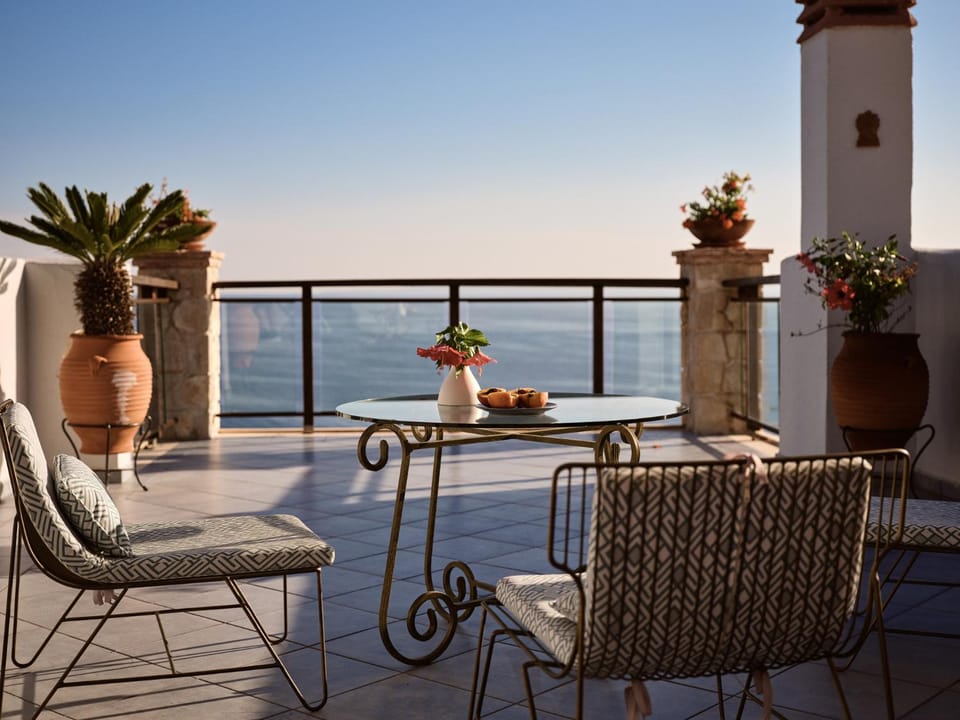 Natural landscape, Balcony/Terrace, Seating area, Sea view