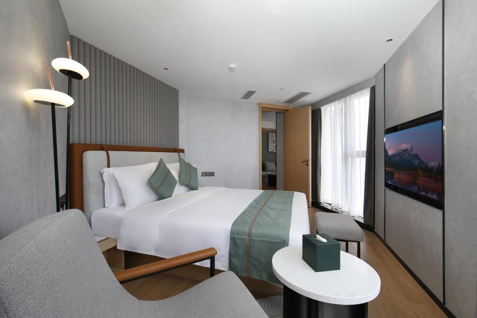 艺龙玺程国际酒店深圳海雅缤纷城同乐南地铁站店 Hotel in Hong Kong