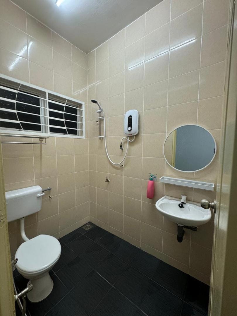 Shower, Toilet, Bathroom