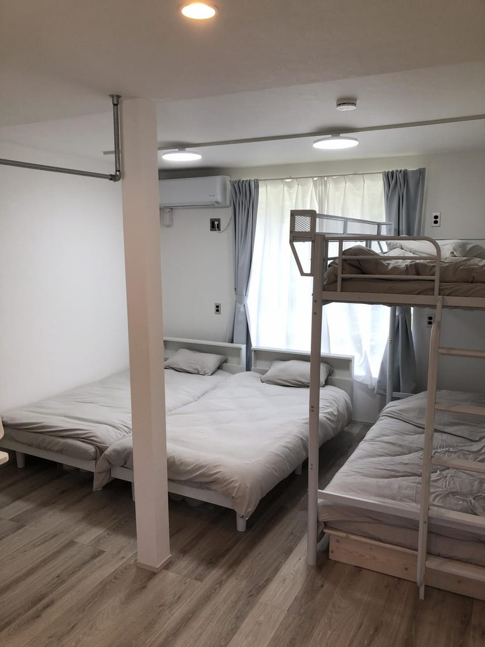 Bed, Photo of the whole room, bunk bed