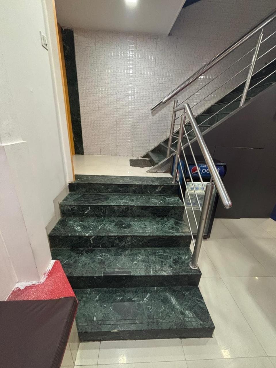 Hotel Silver Shine Jogeshwari Love hotel in Mumbai