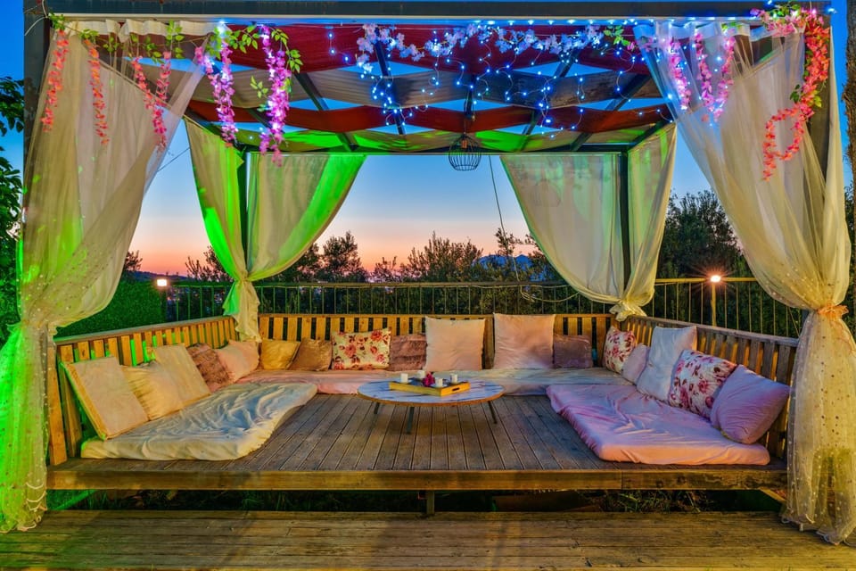Patio, Natural landscape, Garden, View (from property/room), Balcony/Terrace, Seating area