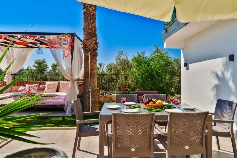 Patio, Spring, Day, Garden, View (from property/room), Balcony/Terrace, Seating area, Garden view