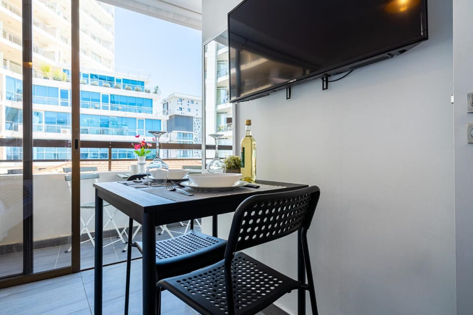 TV and multimedia, Dining area
