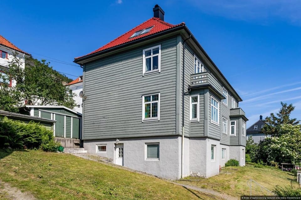 Pleasant 3-room apartment overlooking mountains and city Apartment in Bergen