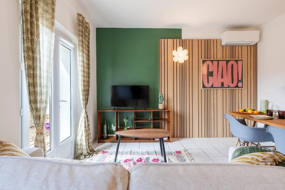 Living room, air conditioner
