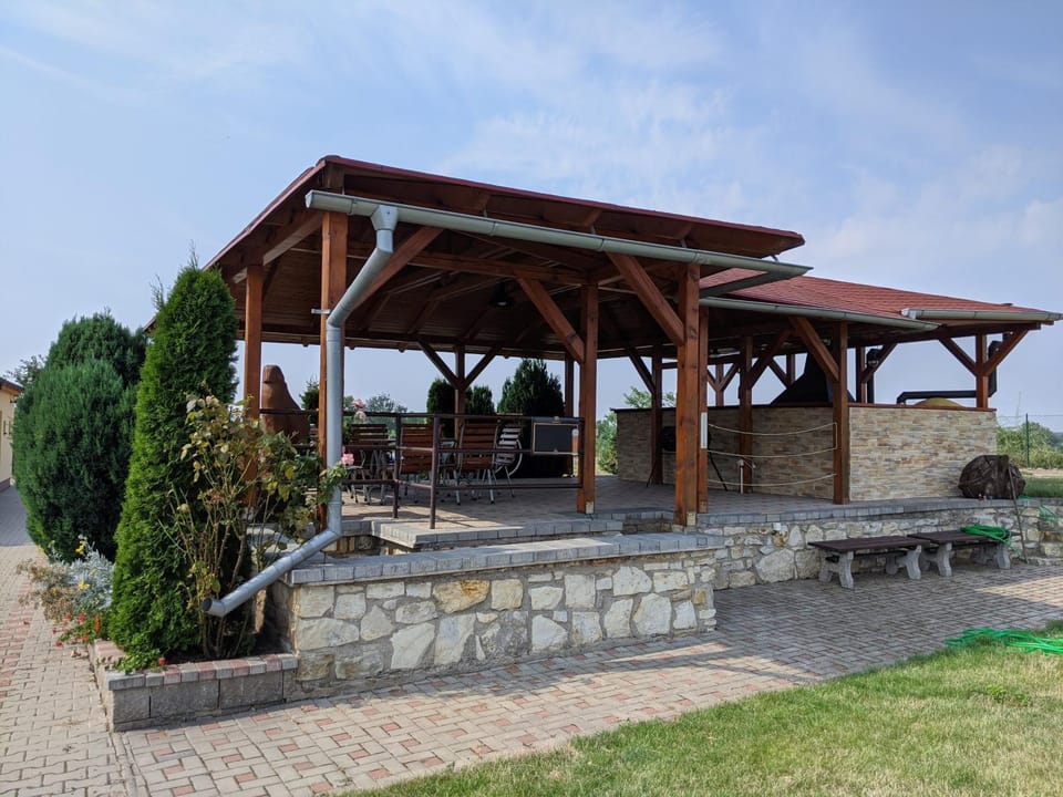 BBQ facilities, Seating area