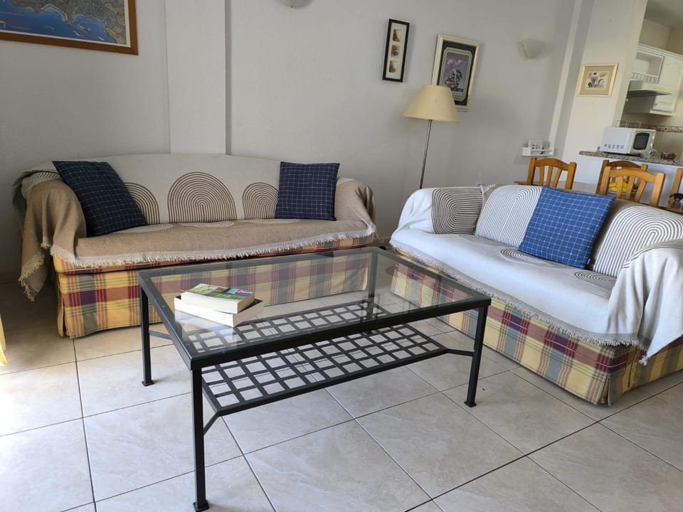Living room, Lounge or bar