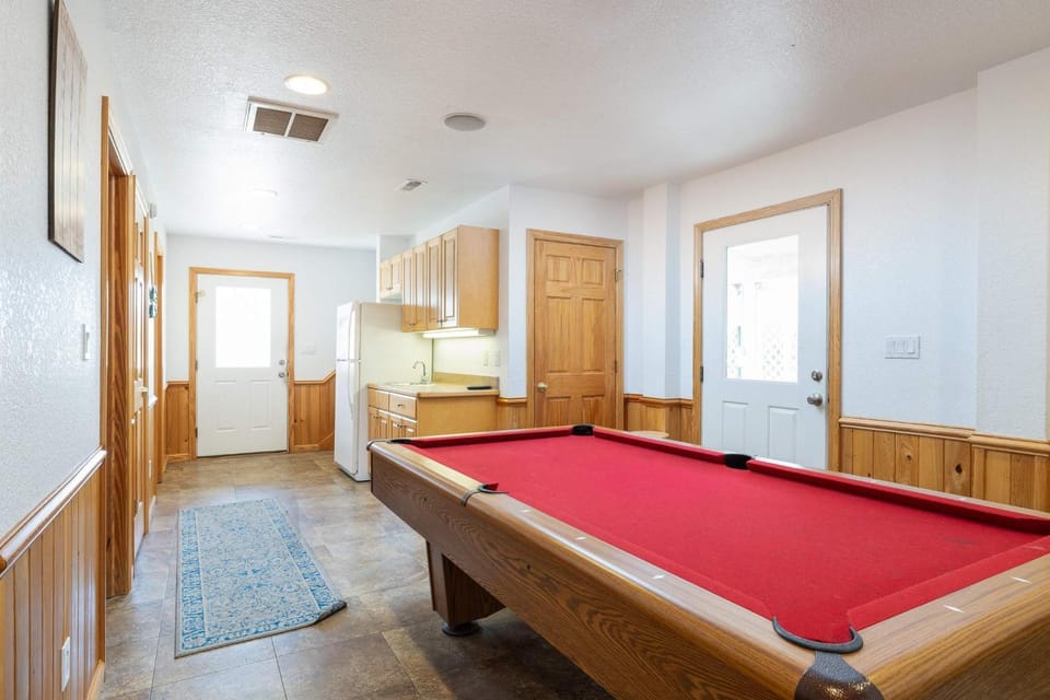 Corolla 7BR with Heated Pool & Spa 1 min to beach House in Corolla