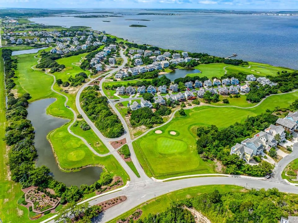 Beach Club Access Sound and Golf Course Views House in Nags Head