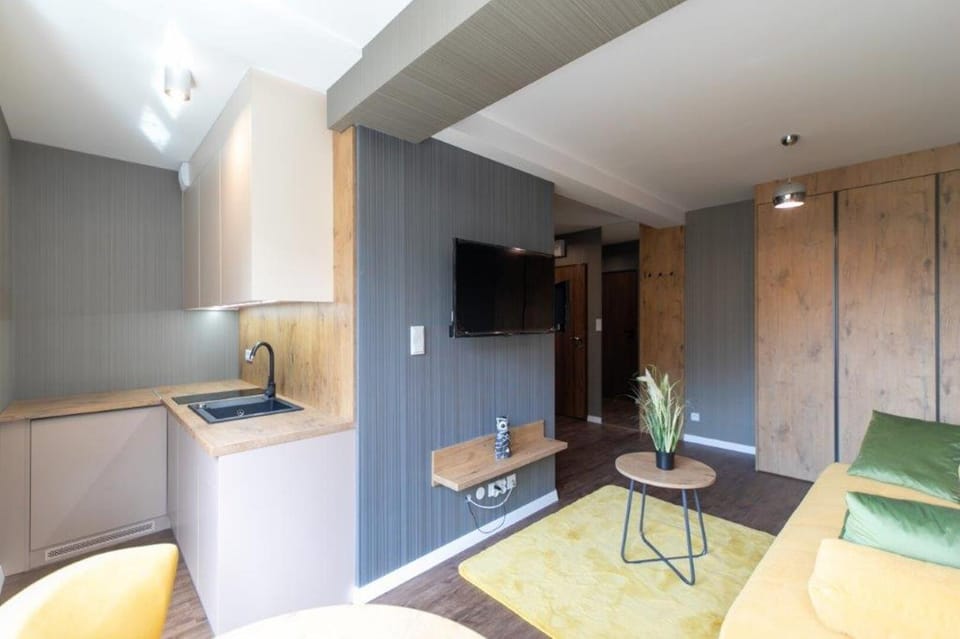 Kitchen or kitchenette, Seating area