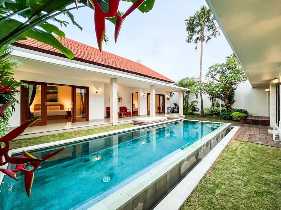Stylish 3BR Pool Villa 5 Min to Beach Canggu Apartment in North Kuta