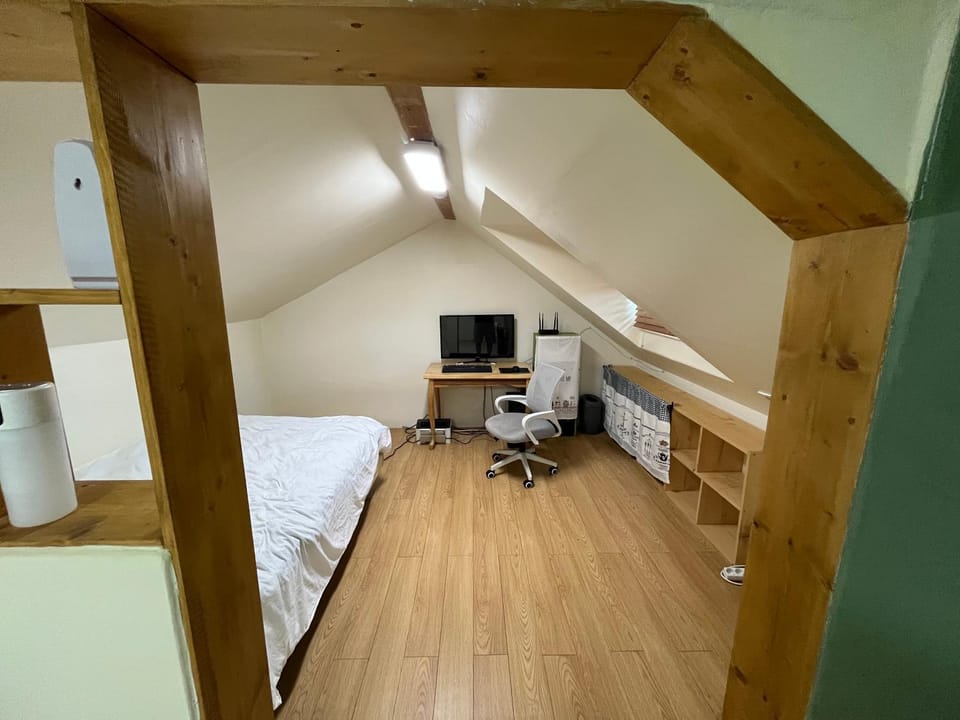 yeongjong garden on the hill near icn free pick up from arex sta Bed and Breakfast in South Korea
