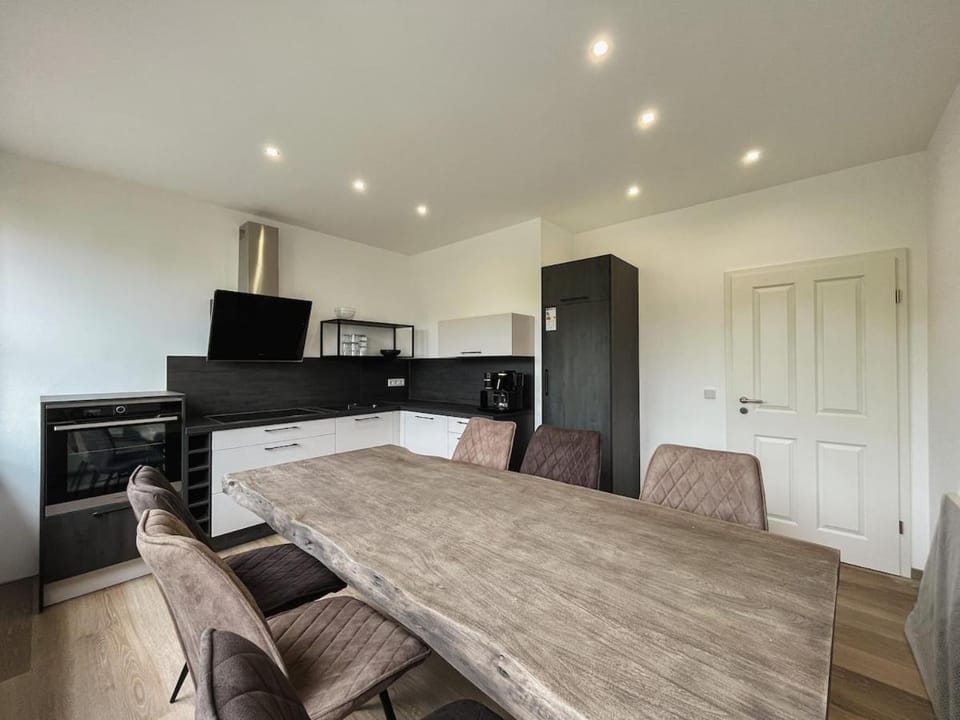 Geräumige Gruppenunterkunft direkt am Stadtplatz Deidesheim Apartment in Rhineland-Palatinate
