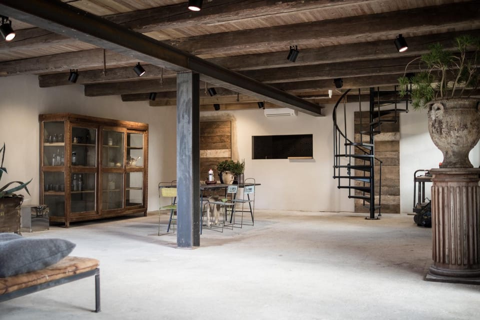 Lounge or bar