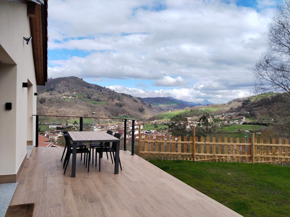 Vistas a Cangas House in Asturias