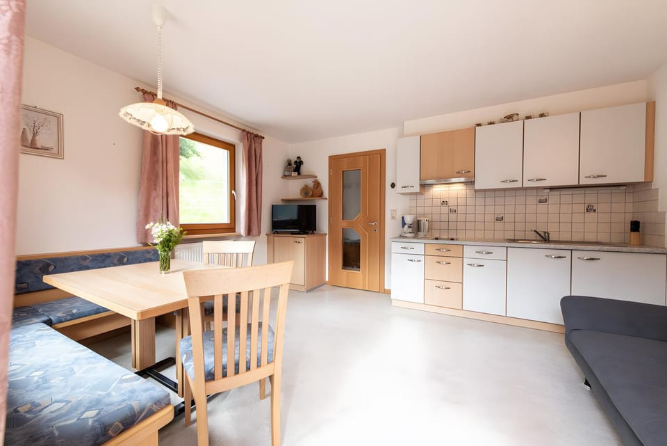 Property building, Kitchen or kitchenette, Living room