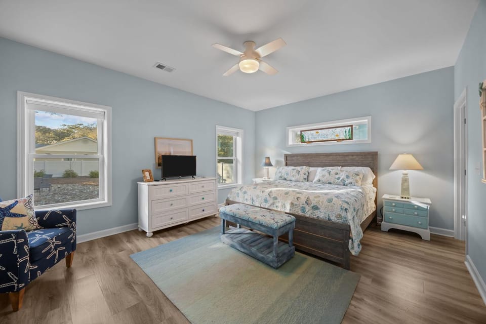Oak Island Ranch with Firepit and Hot Tub House in Oak Island