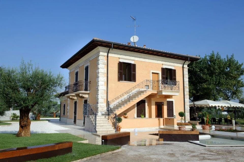 Facade/entrance, On site, Garden view, Landmark view