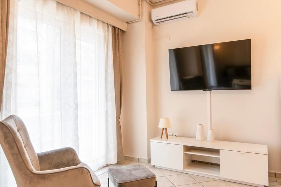 Modern Kalithea Apt 12 to Metro Fiber 500Mbps Apartment in Kallithea