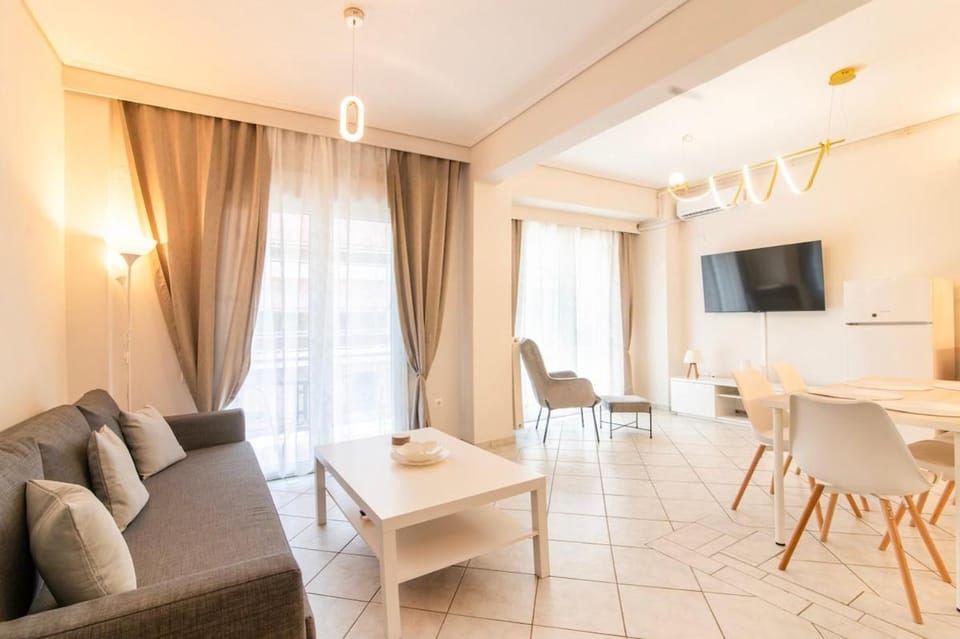 Modern Kalithea Apt 12 to Metro Fiber 500Mbps Apartment in Kallithea