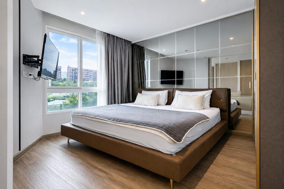 Bed, Bedroom