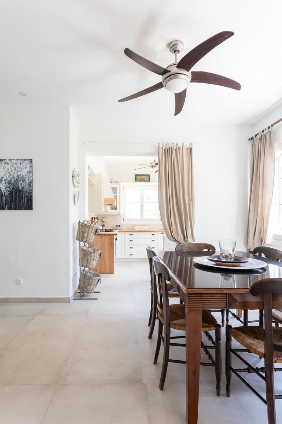 Dining area, kitchen