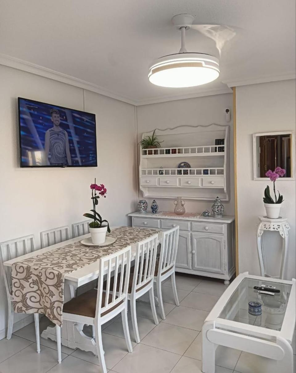 TV and multimedia, Living room, Dining area